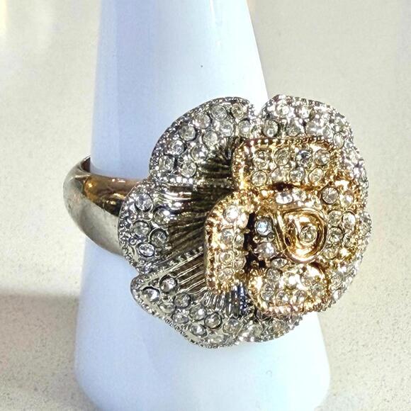 Stunning Crystal Flower CC Style Statement Ring Sz 9.5 - Picture 7 of 7